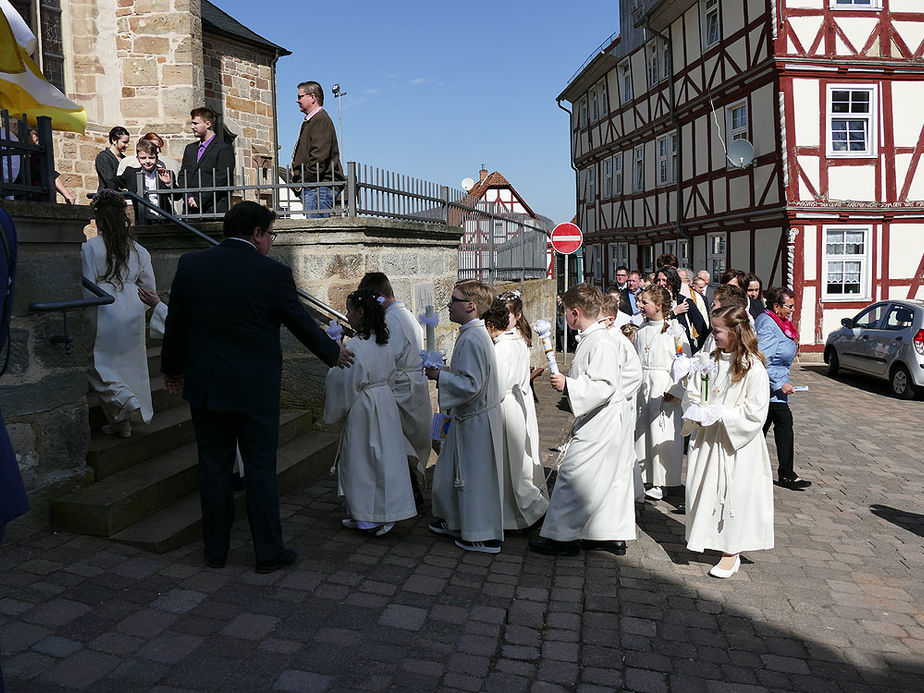 Feier der 1. Heiligen Kommunion in Sankt Crescentius (Foto: Karl-Franz Thiede)